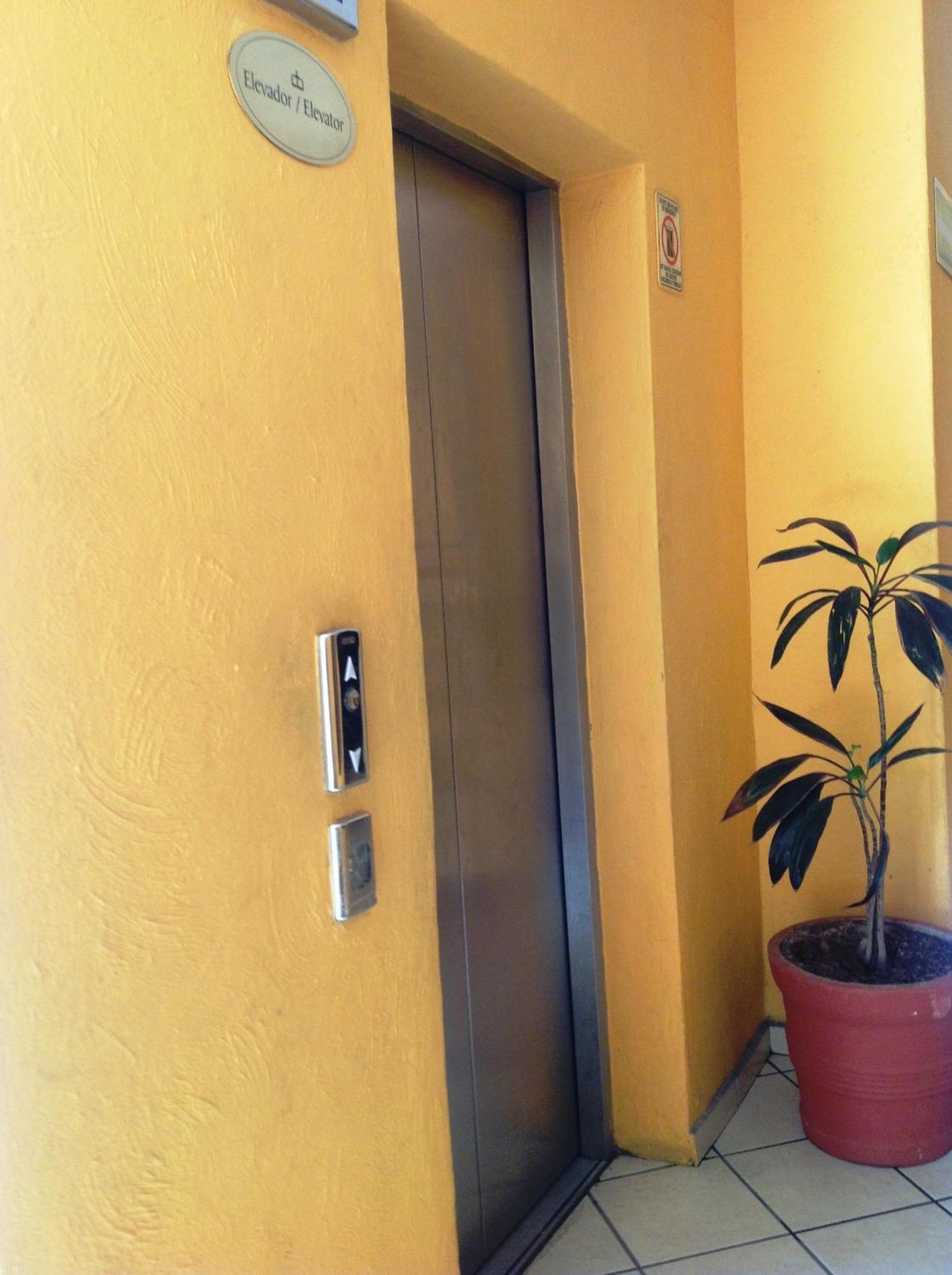 Plaza Jardin Hotel Tequila Exterior photo